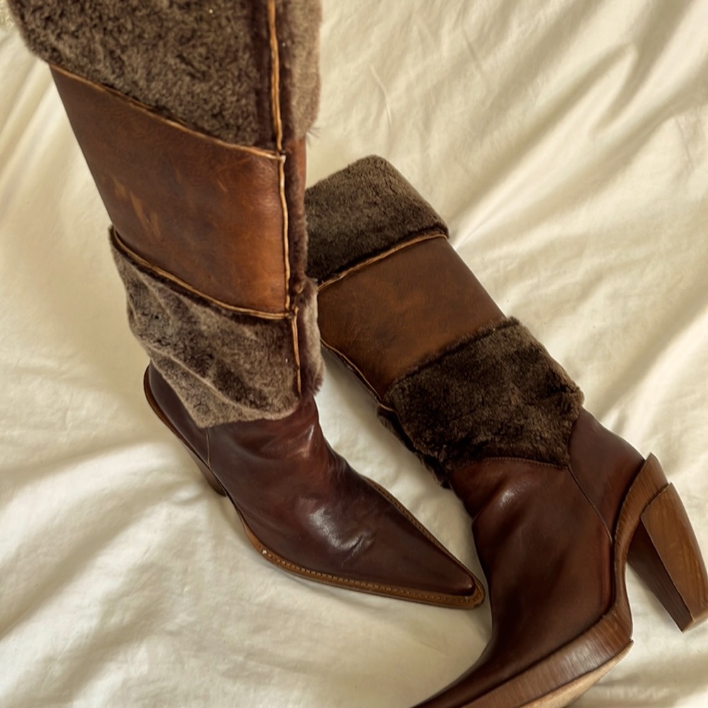 Designer , leather and fur, 3 inch heel. Absolutely one of a kind , stunning.